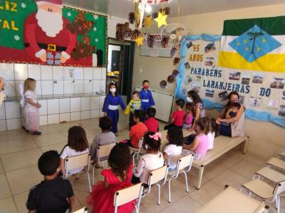 NÃºcleo Feminino Coprossel e CEMEI Sementinha do Saber levam alegria no Natal das CrianÃ§as da Escola